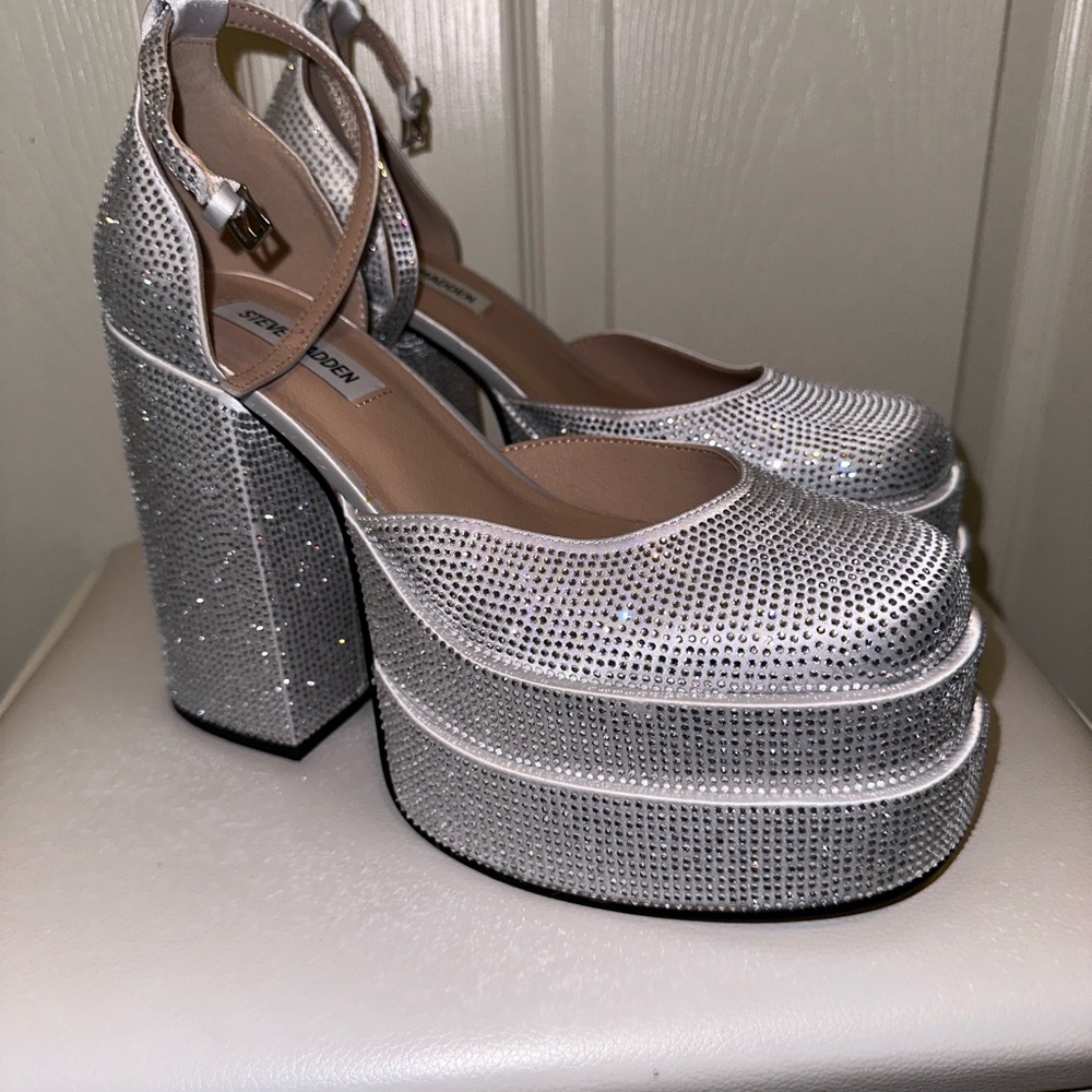 Steve Madden rhinestone platform heels size 9 new, never worn